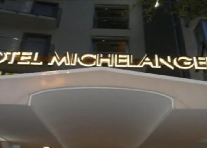 Отель Michelangelo Римини