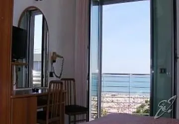 Michelangelo فندق ريميني